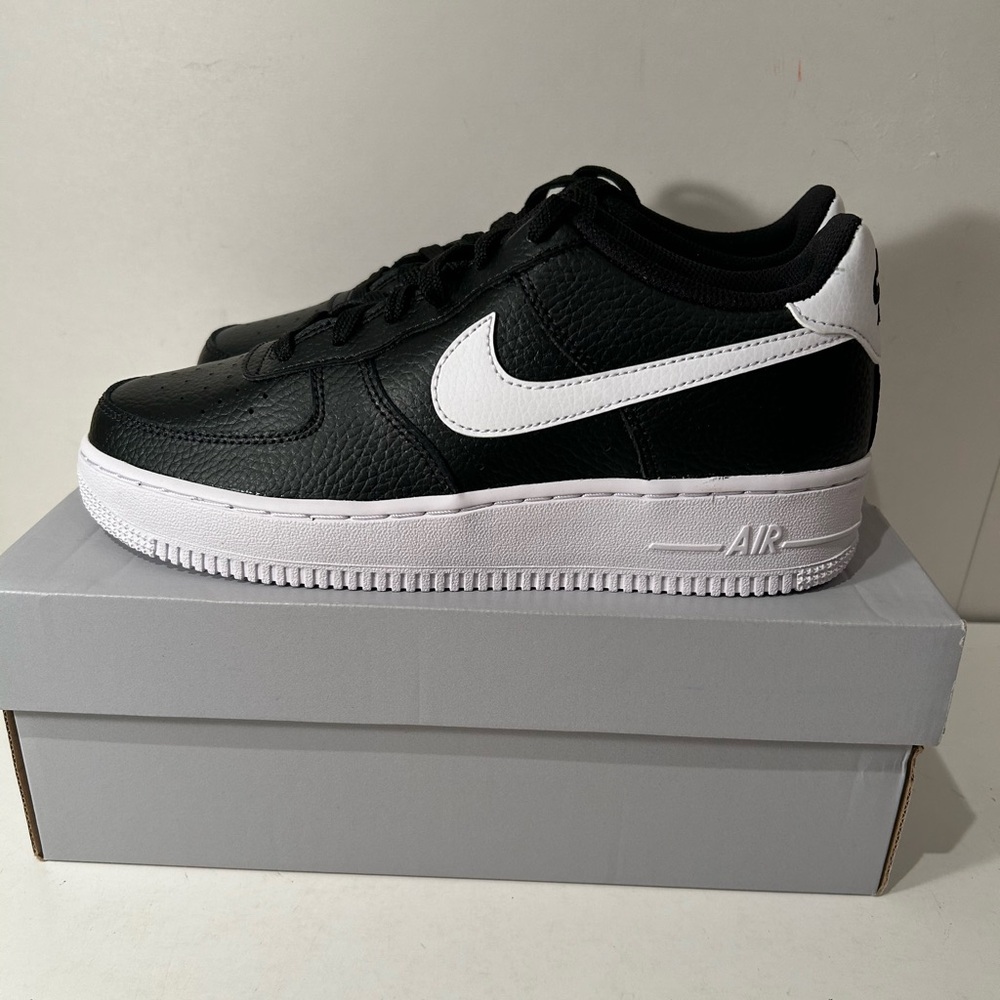 Nike Air Force 1 Black White